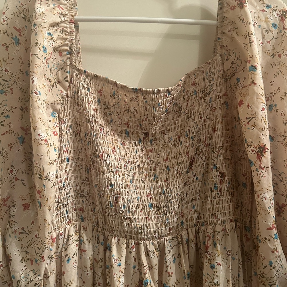 Floral Print Women's Dress in Large - Picture 2 of 3